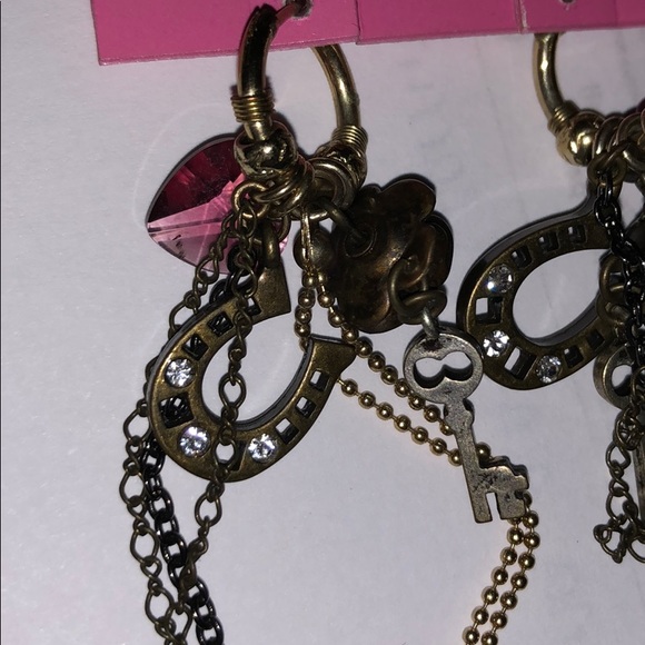 Betsey Johnson horseshoe multi charm earrings vintage - Picture 3 of 5